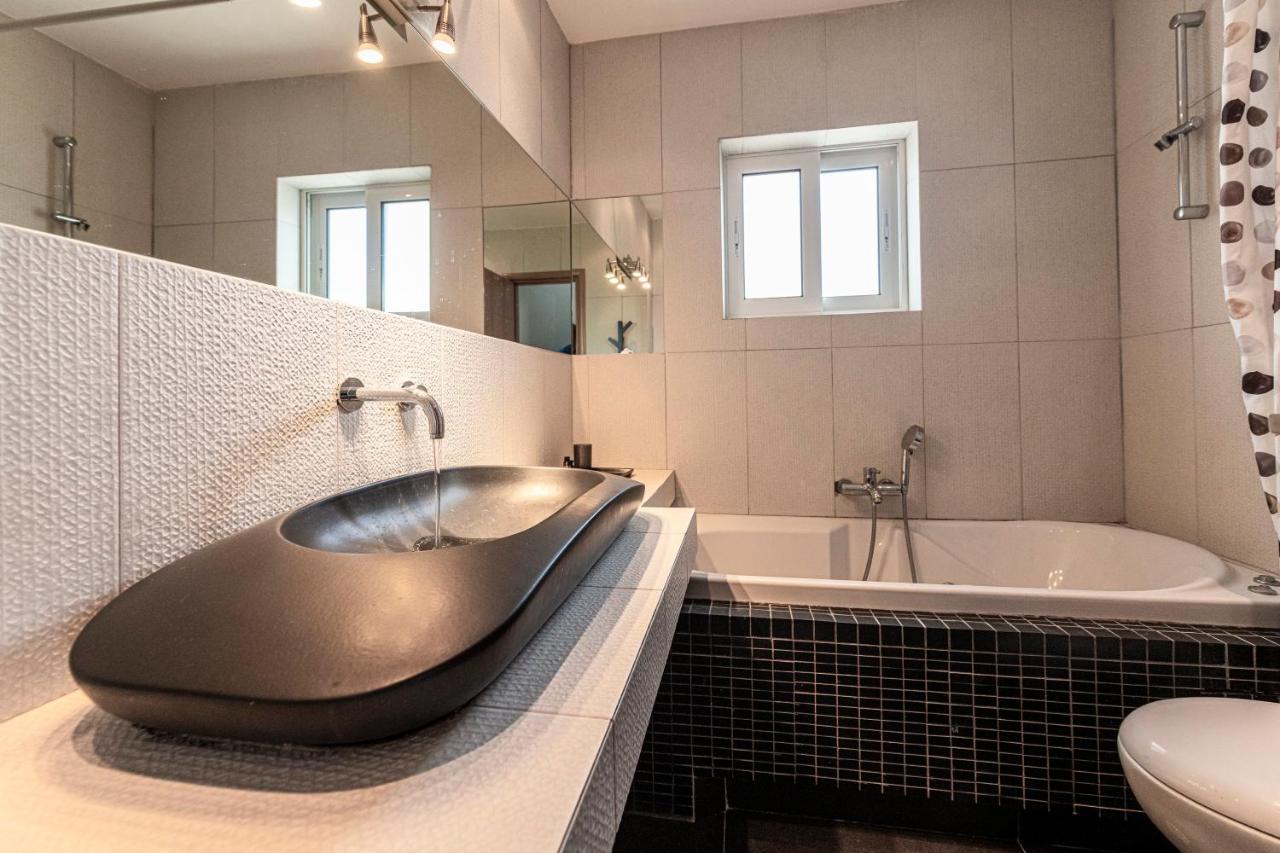 סכיניאס Harmony Maisonette מראה חיצוני תמונה